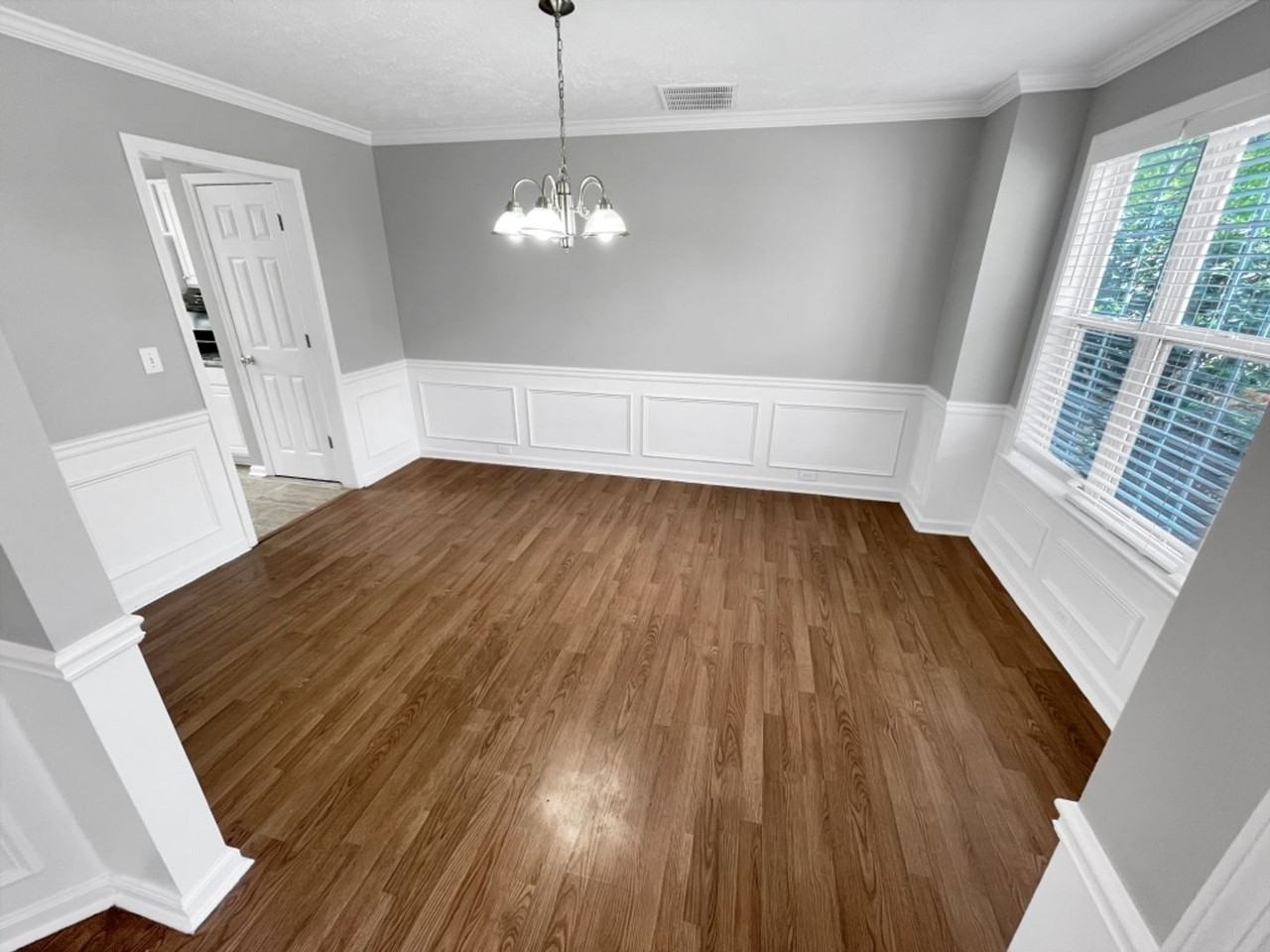 1926 Leacroft Ct - Photo 7 of 44