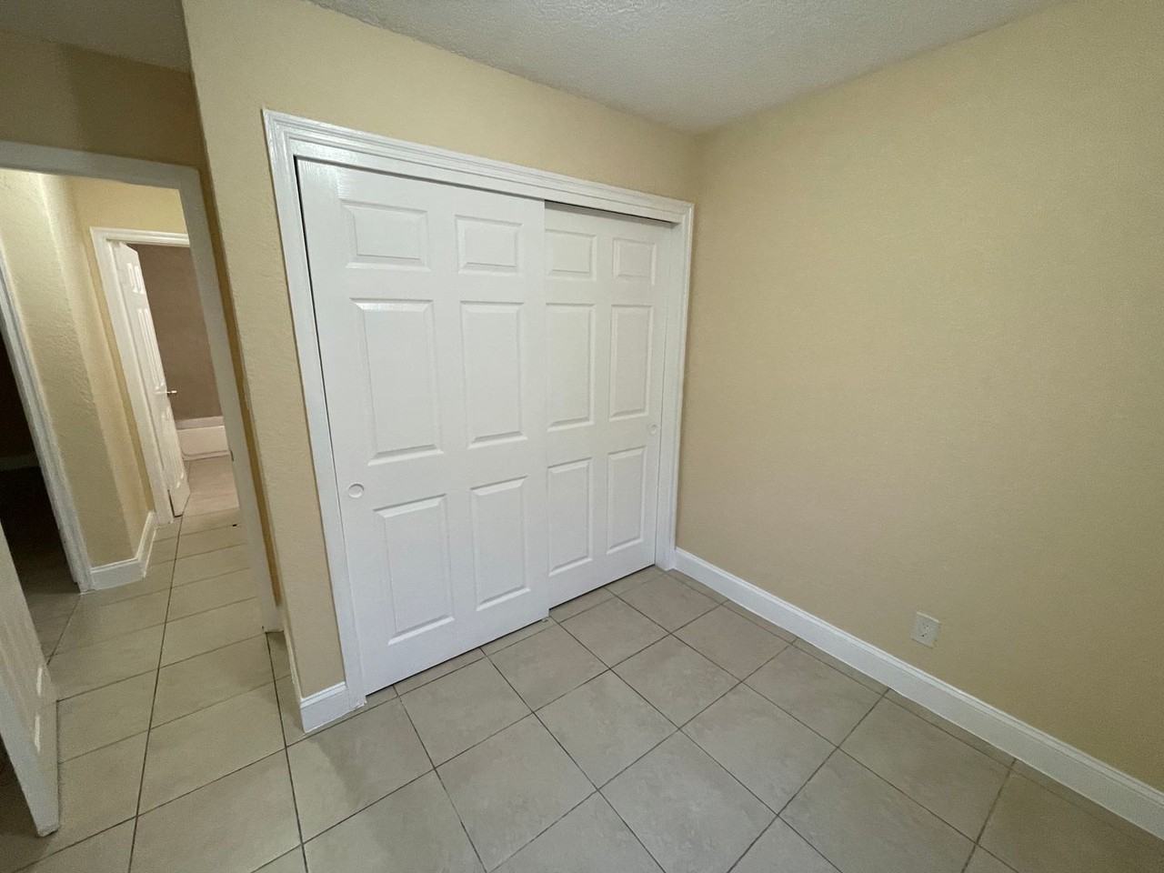 632 54th St - Photo 4 of 18