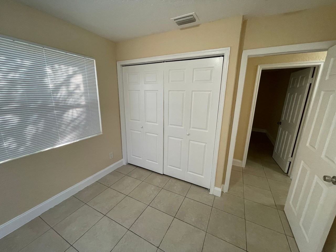 632 54th St - Photo 6 of 18