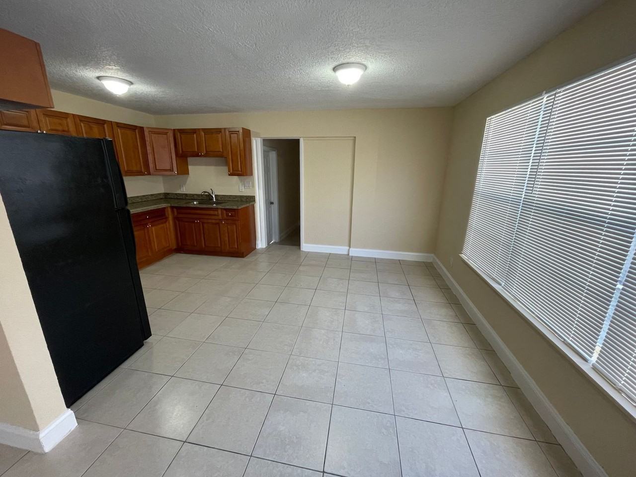 632 54th St - Photo 2 of 18