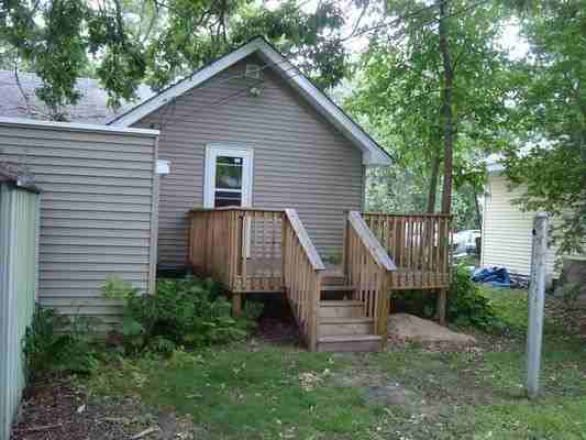 921 4th Ave Ne - Photo 2 of 20