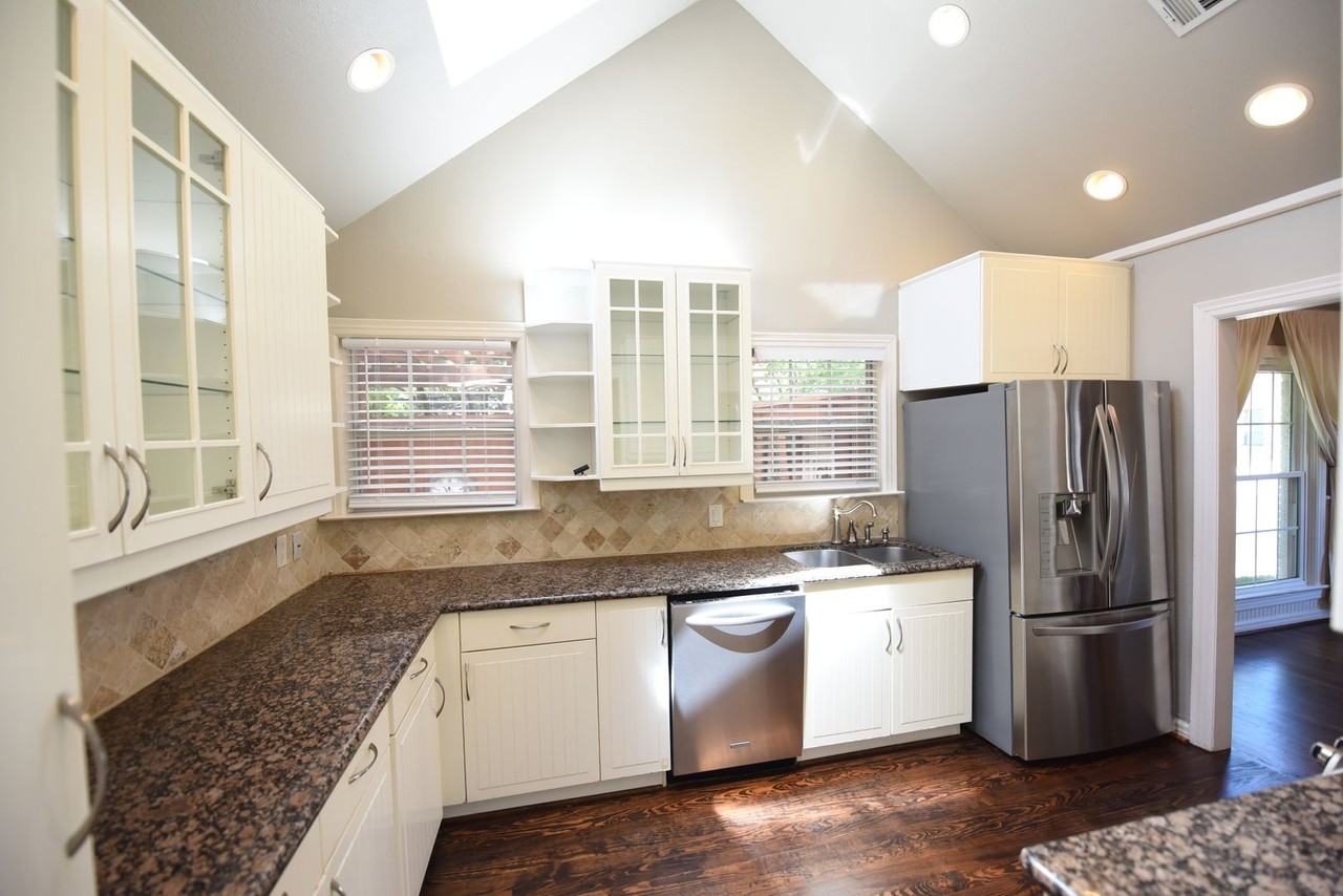 5606 Stanford Ave - Photo 7 of 22