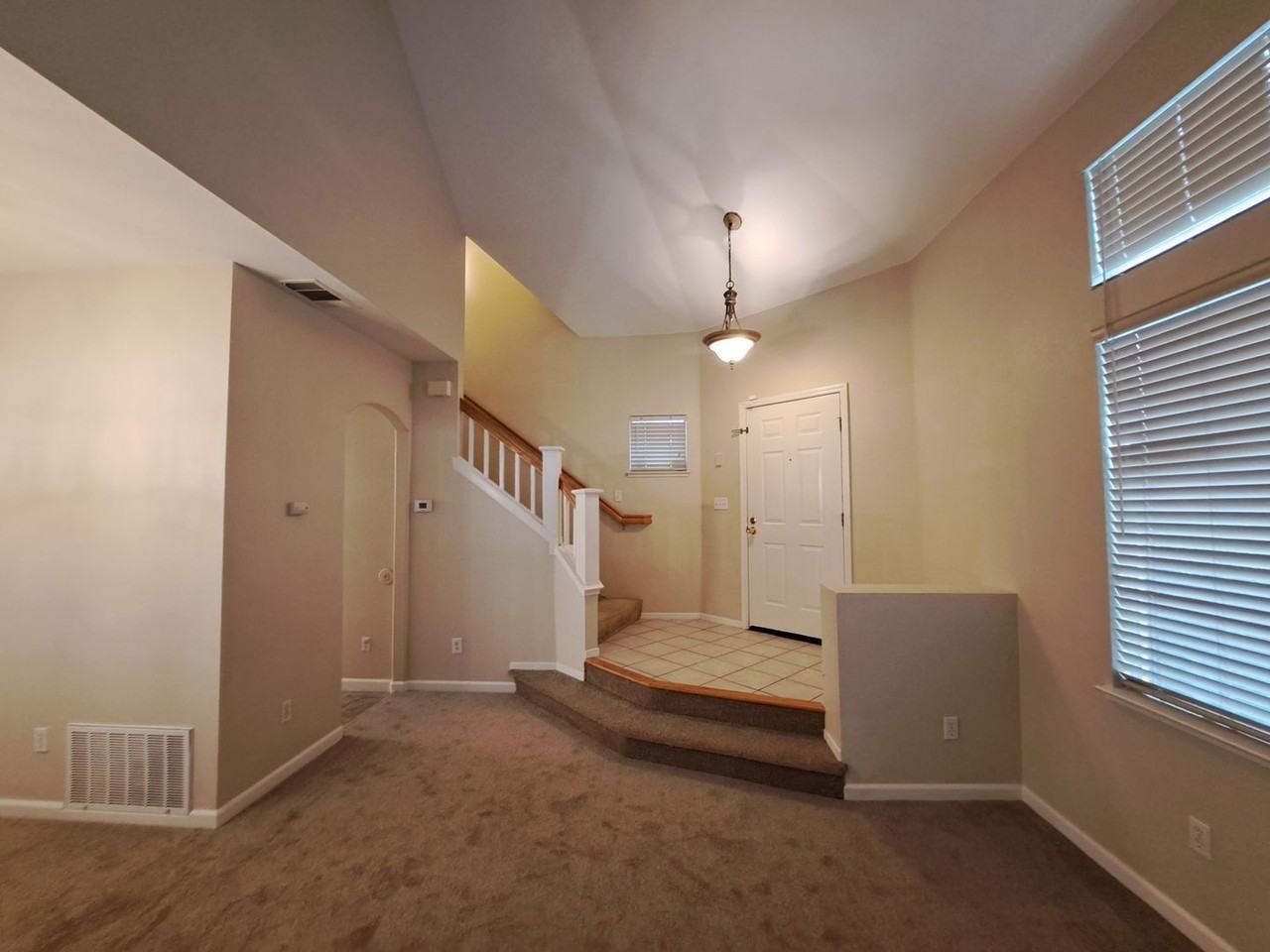 849 Chateau Cir - Photo 4 of 22