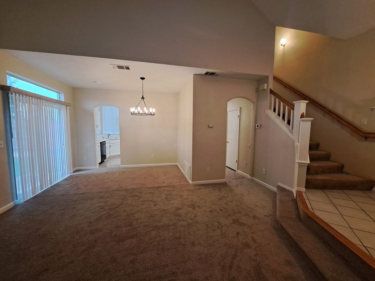 849 Chateau Cir - Photo 3 of 22