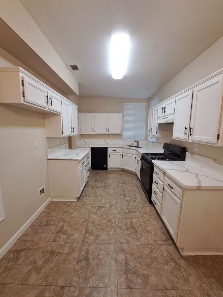 849 Chateau Cir - Photo 6 of 22