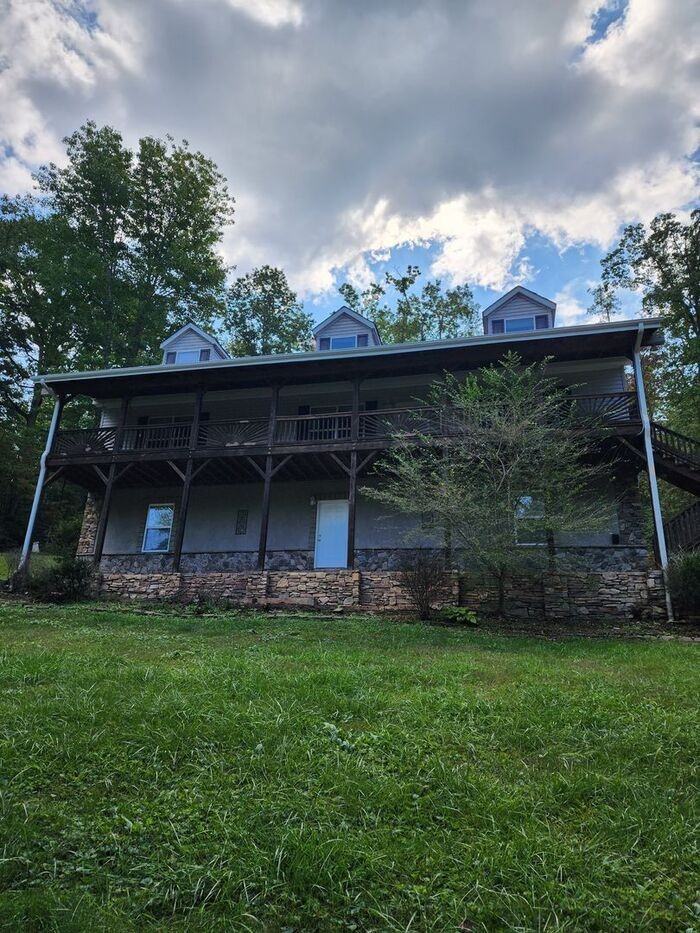 403 Randall Rd - Photo 2 of 28