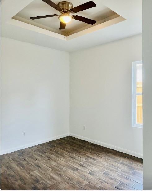 7006 N 56th Ln #3 - Photo 6 of 9