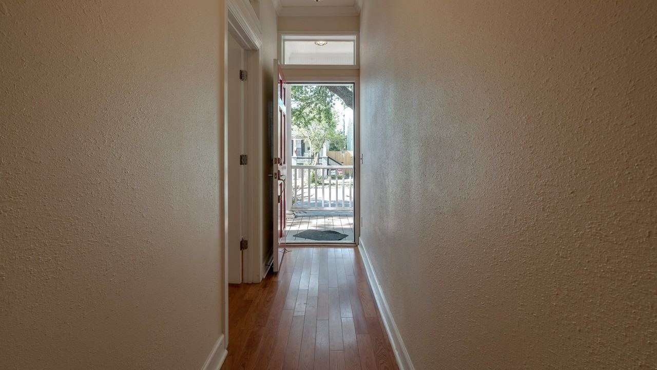 E Gwinnett St #538 - Photo 5 of 24