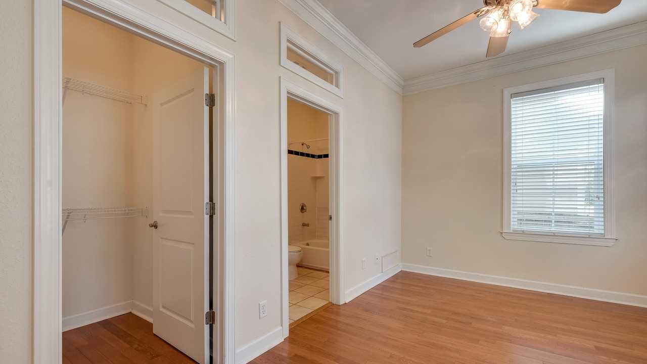 E Gwinnett St #538 - Photo 6 of 24