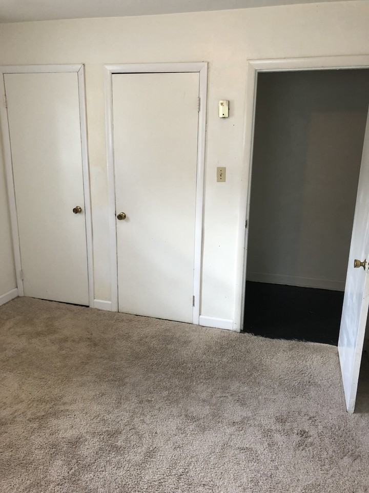 617 East Littleton Road #B - Photo 5 of 9