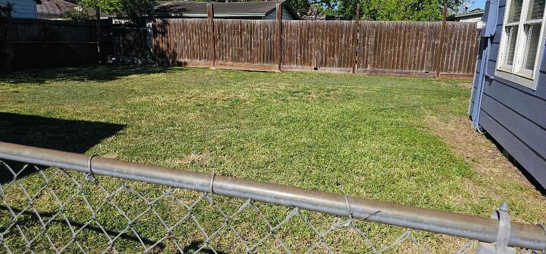 1044 Mcclendon St #1 - Photo 5 of 22