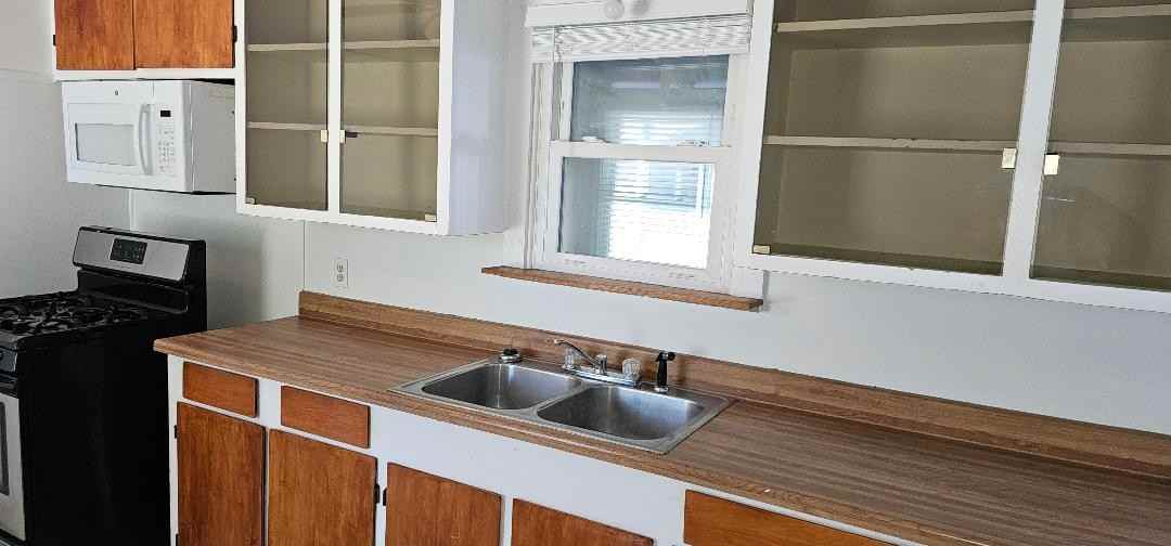 1044 Mcclendon St #1 - Photo 6 of 22