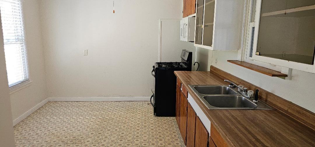 1044 Mcclendon St #1 - Photo 7 of 22