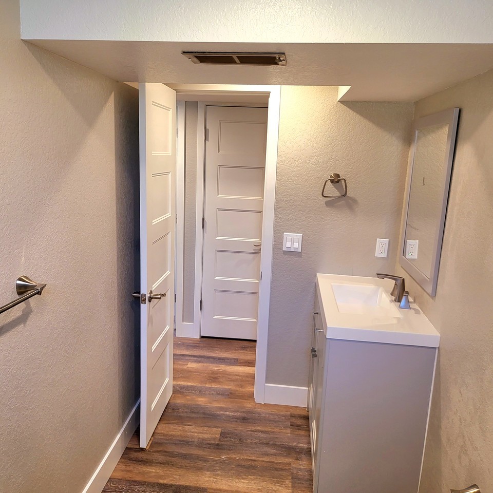 3433 N Cook St #B - Photo 6 of 10