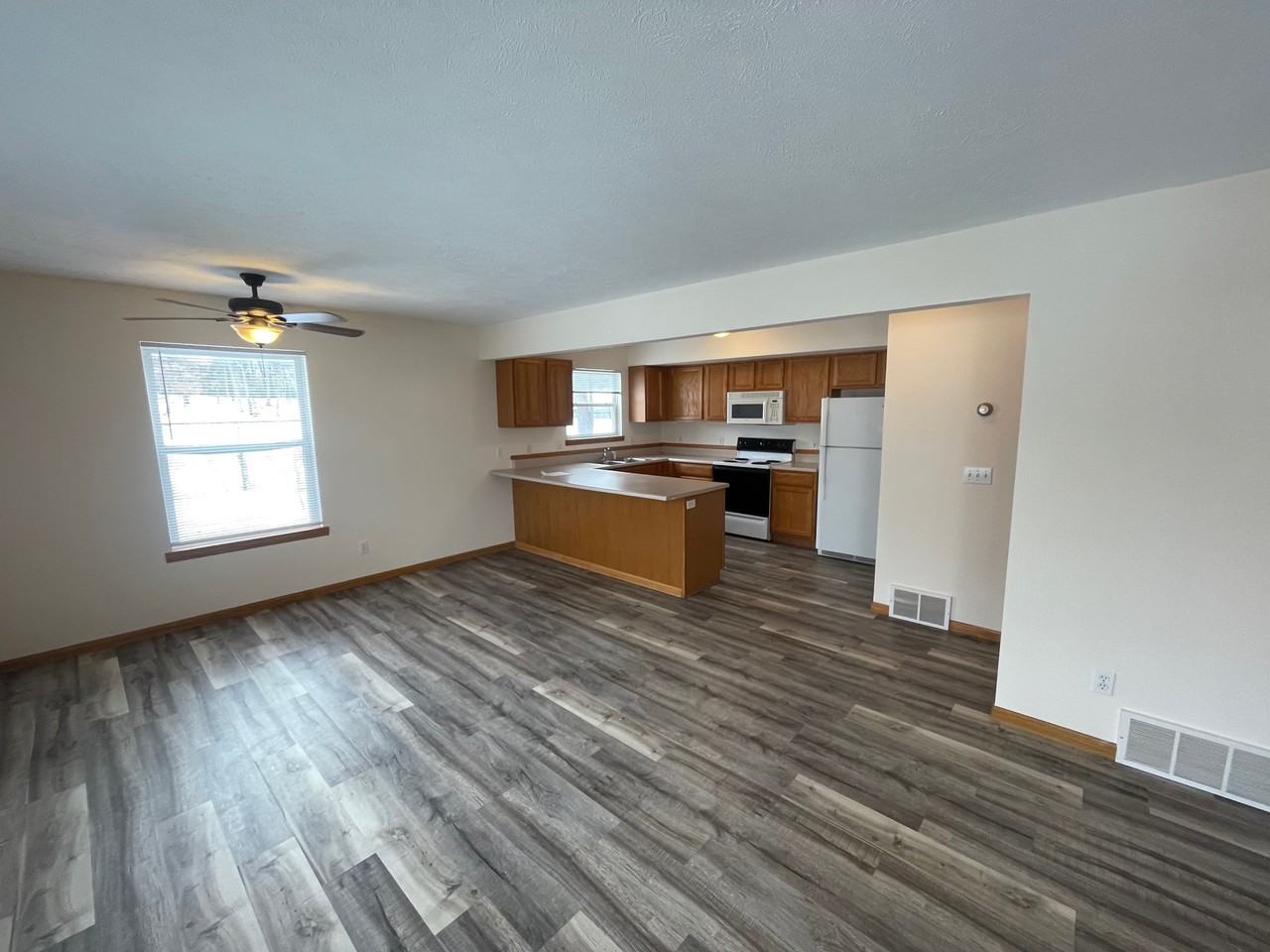 321 S Garfield Ave #321B - Photo 2 of 10