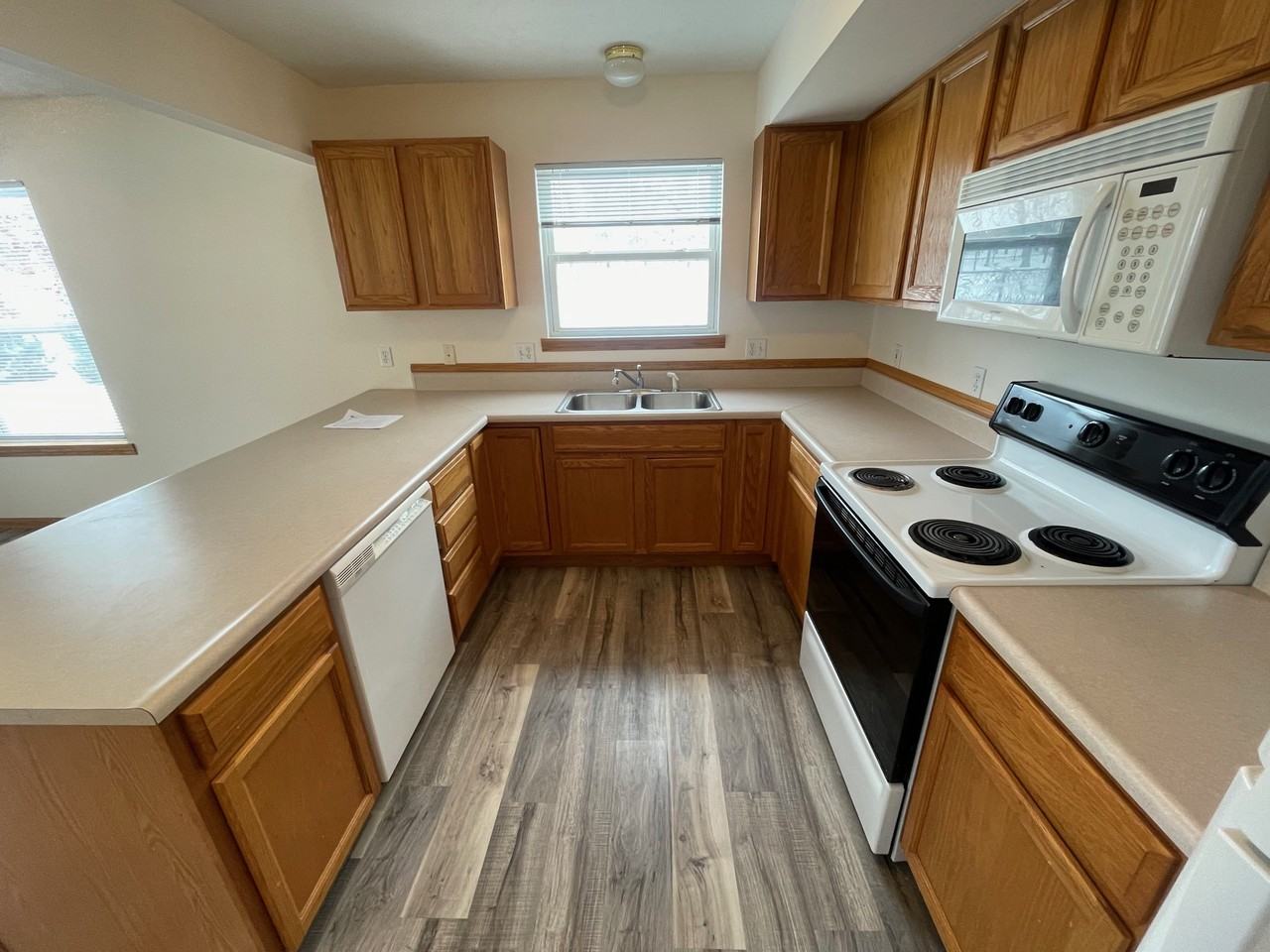 321 S Garfield Ave #321B - Photo 4 of 10