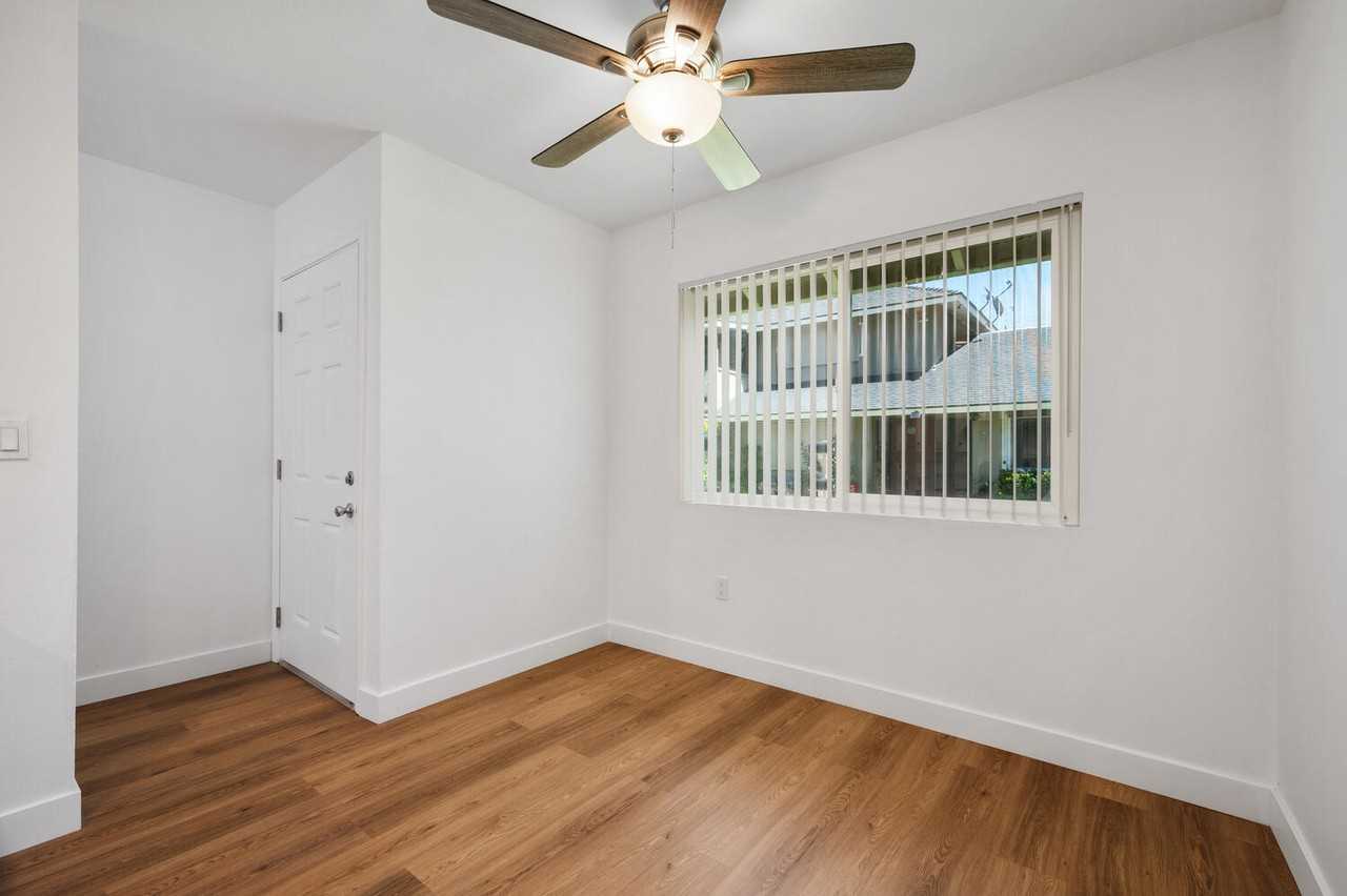2613 W Aurora St #2 - Photo 7 of 21