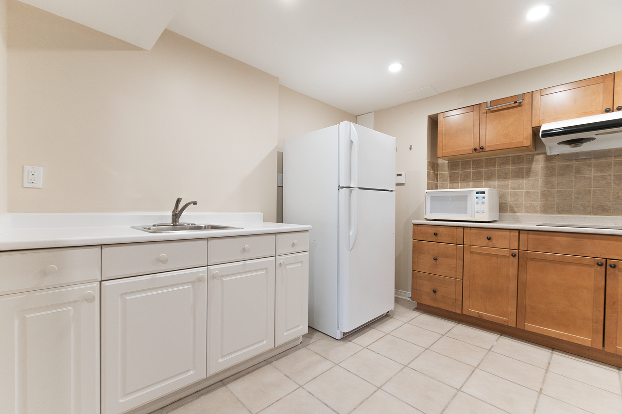 5467 Bimini Court - Photo 2 of 12