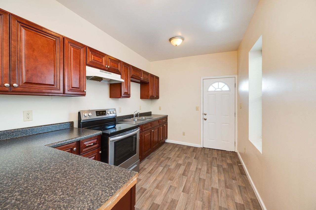 520-A Birch St #1 - Photo 3 of 20