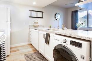 555 Elmira Rd - Photo 1 of 1