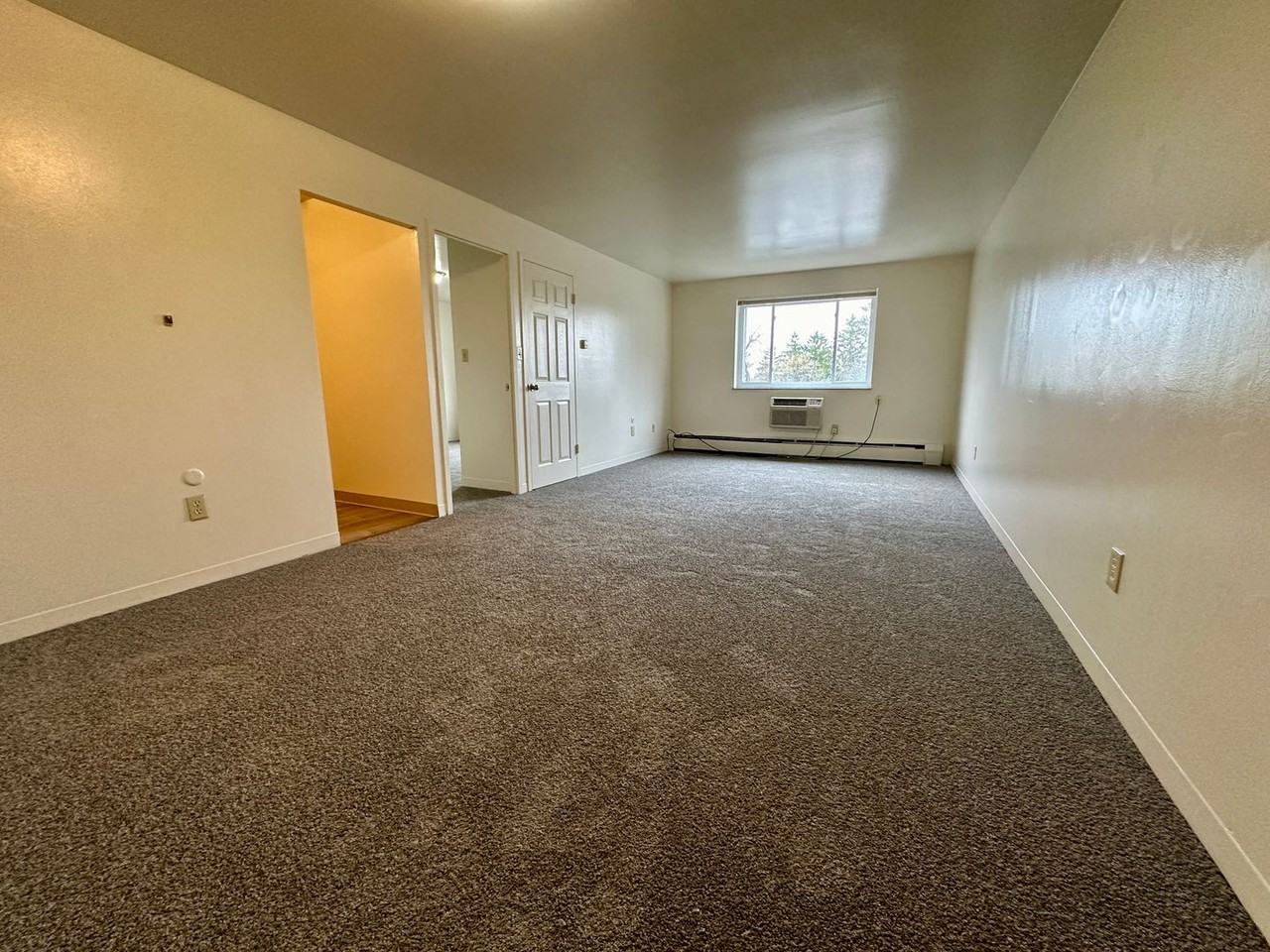 Brett Manor - Photo 2 of 22