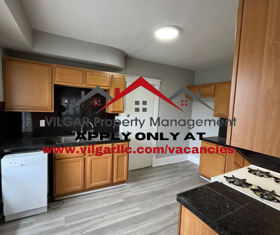 3236 Michigan St - Photo 3 of 21