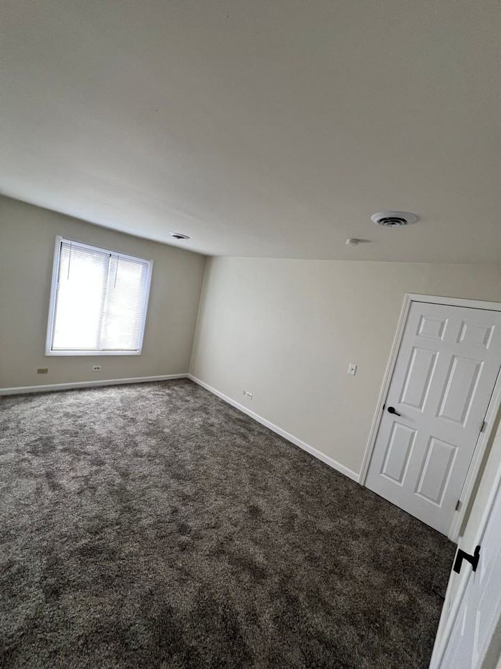 210 Shorewood - Photo 3 of 9