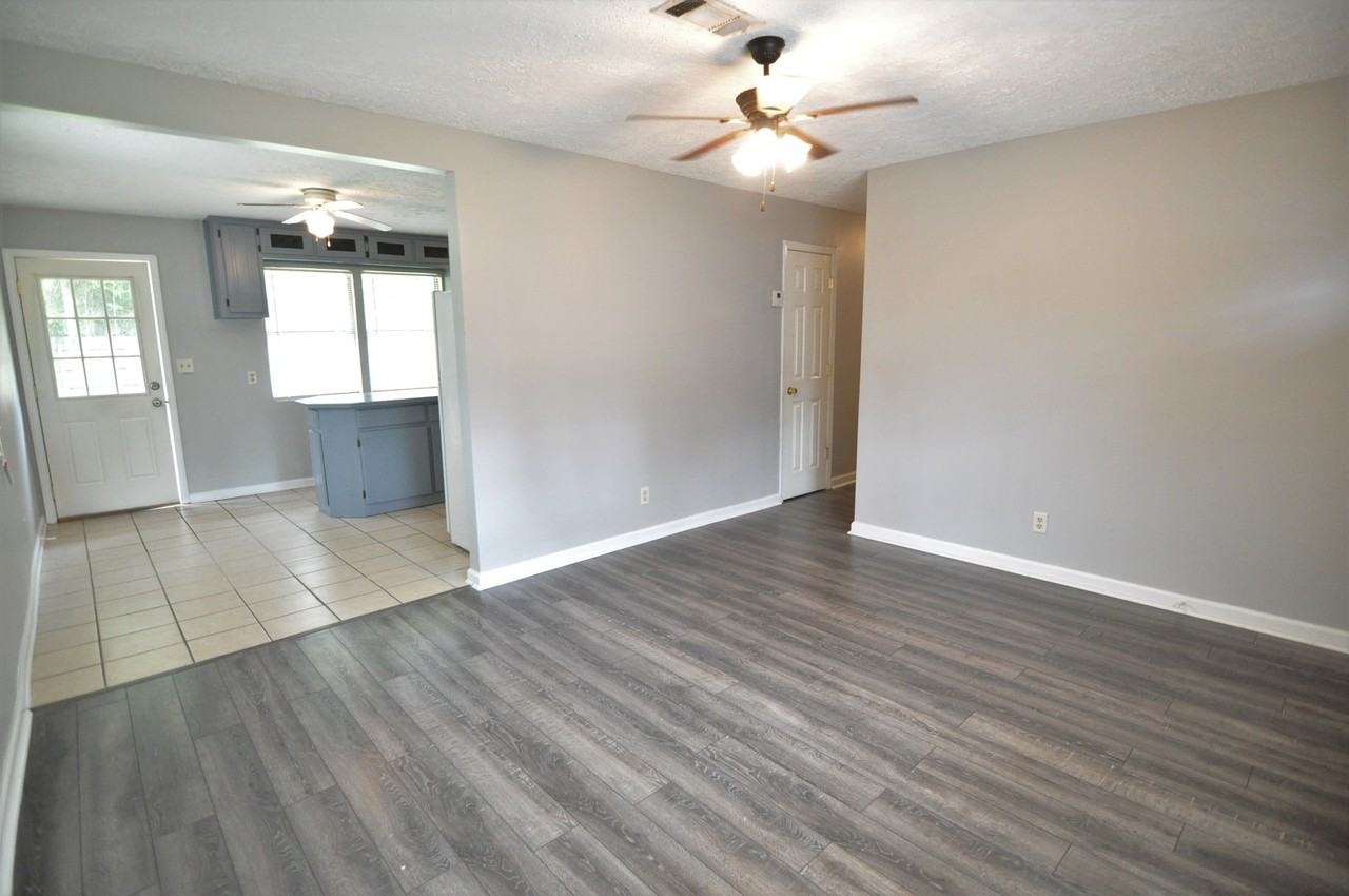 2140 Cherrywood Dr - Photo 3 of 24