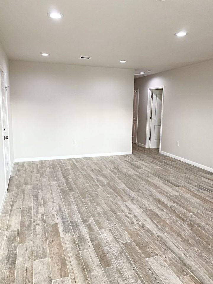 390 Bower Dr - Photo 3 of 18