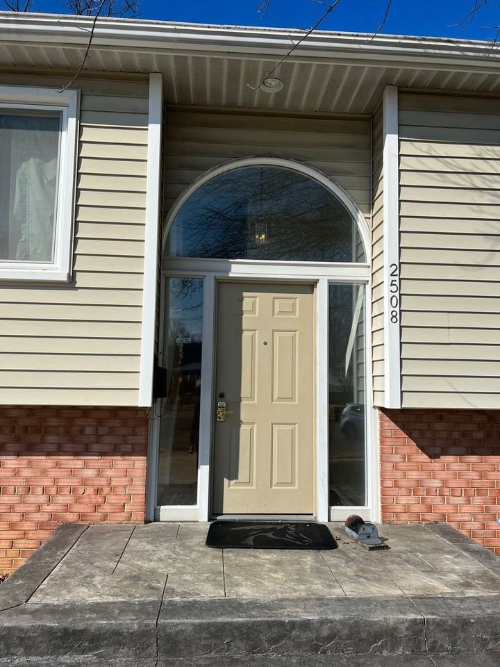 2508 Saint John Pl - Photo 2 of 43