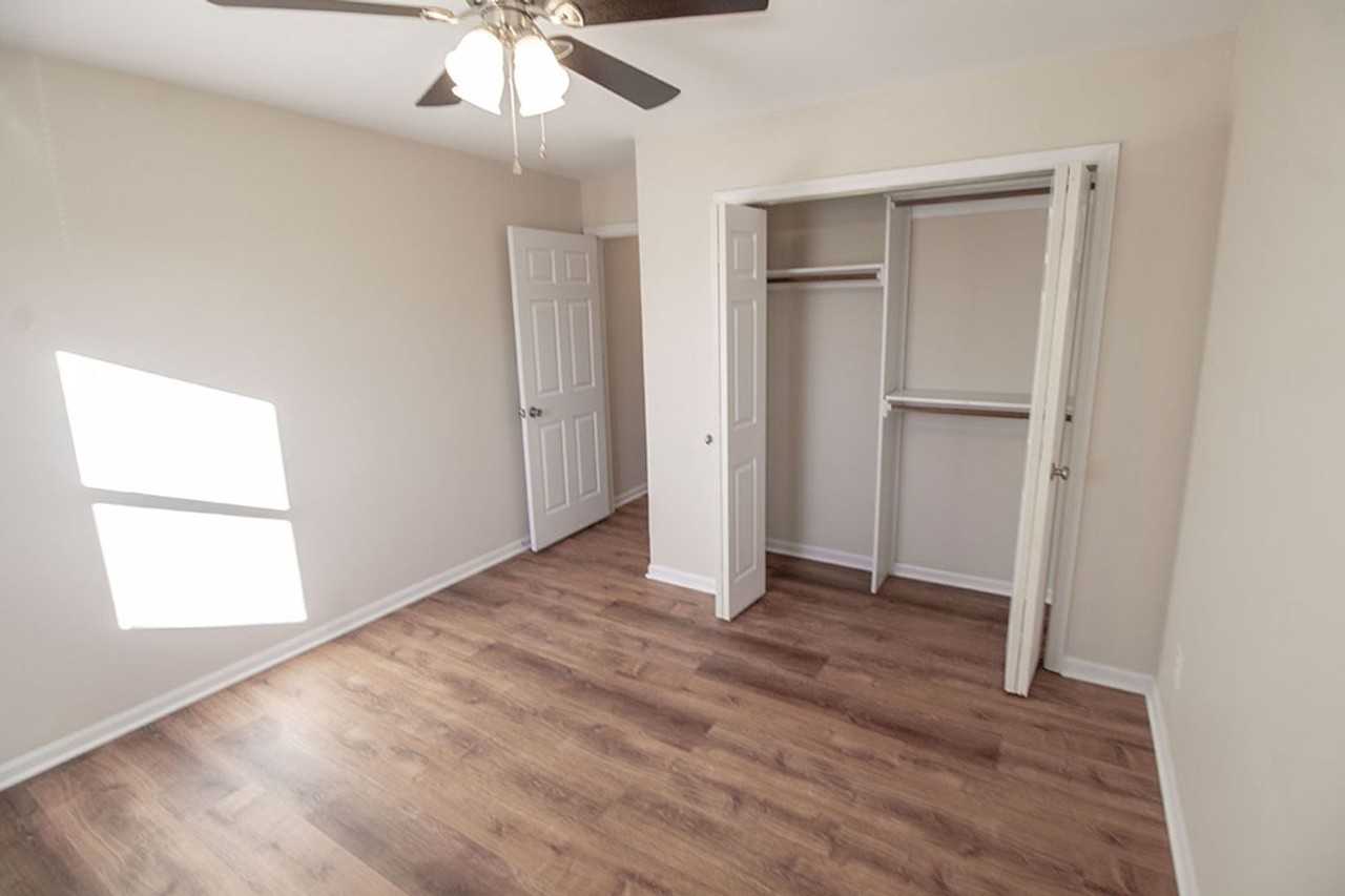 3608 Hermitage Rd - Photo 3 of 34