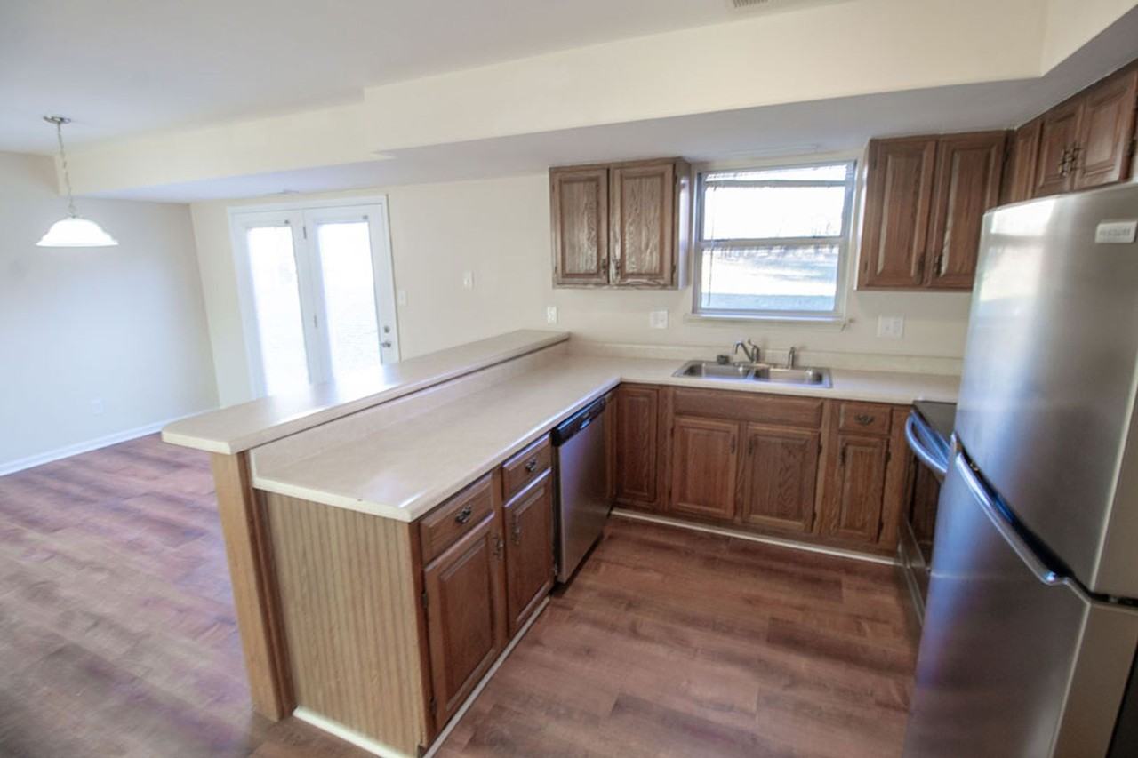 3608 Hermitage Rd - Photo 6 of 34