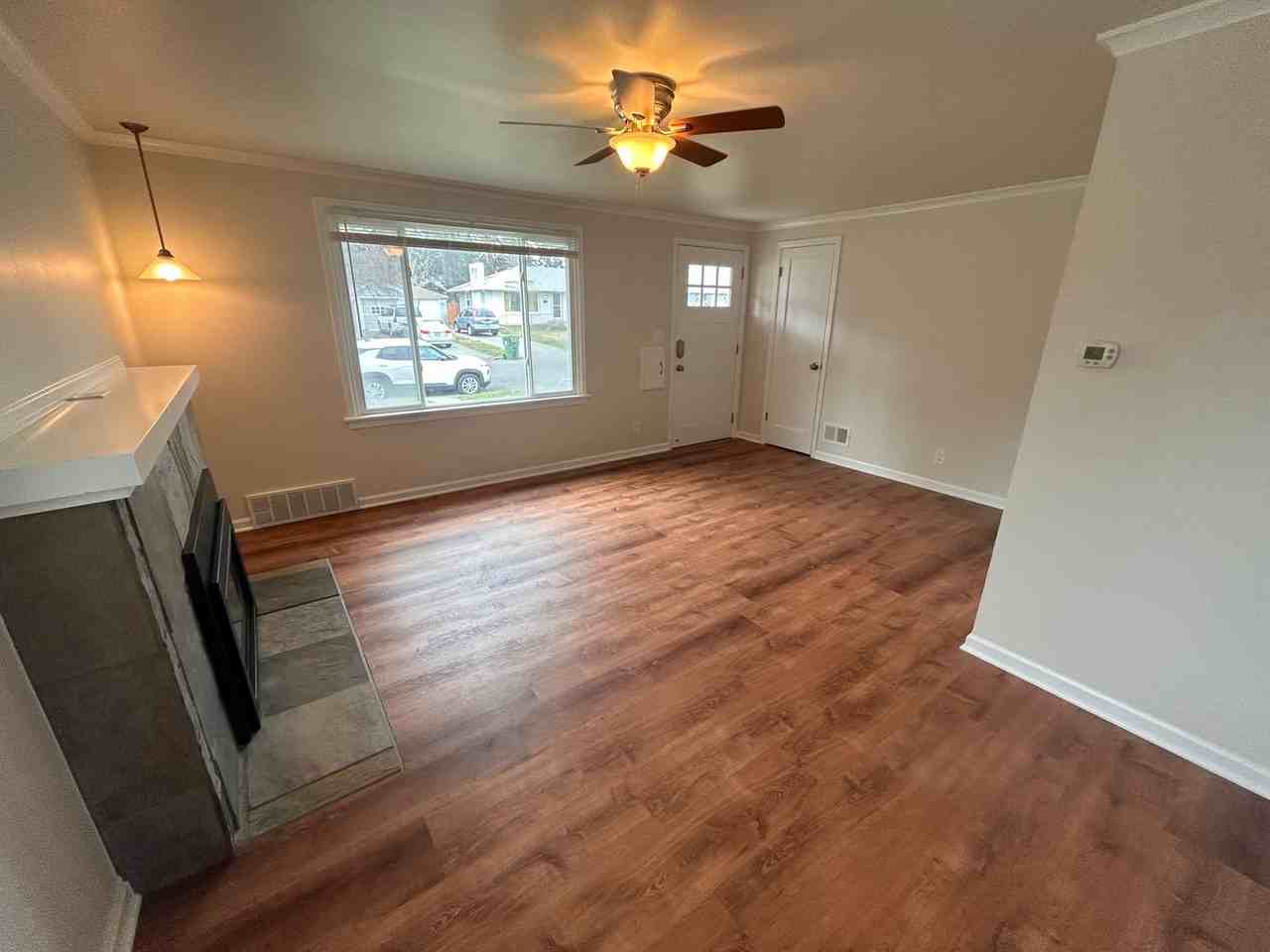 1333 E 41st Ave - Photo 4 of 32