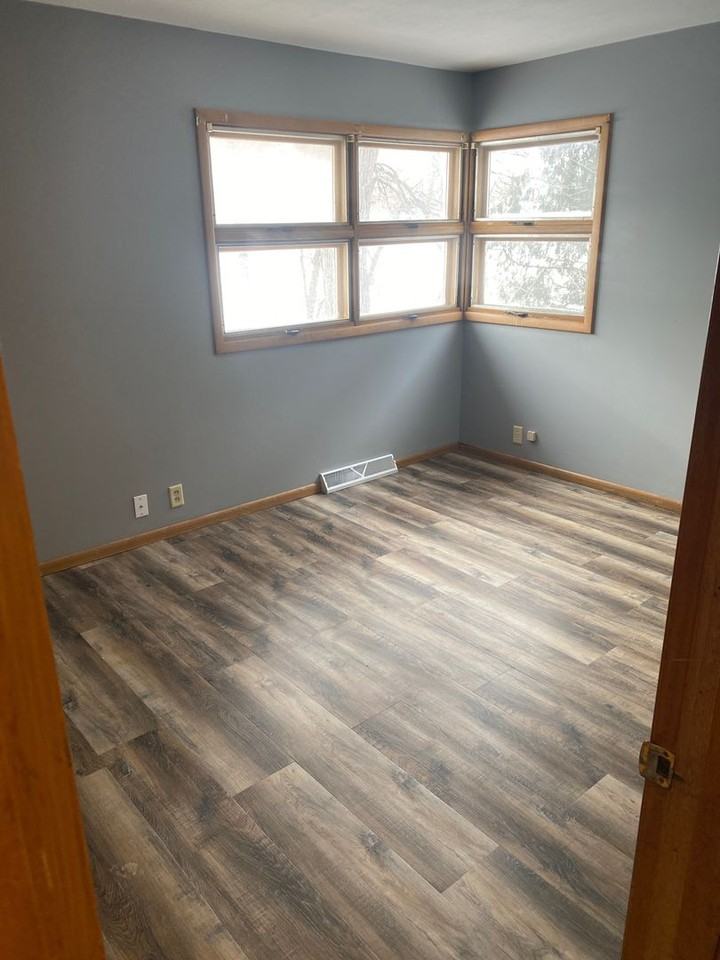 116 Minnesota Ave Se - Photo 3 of 7