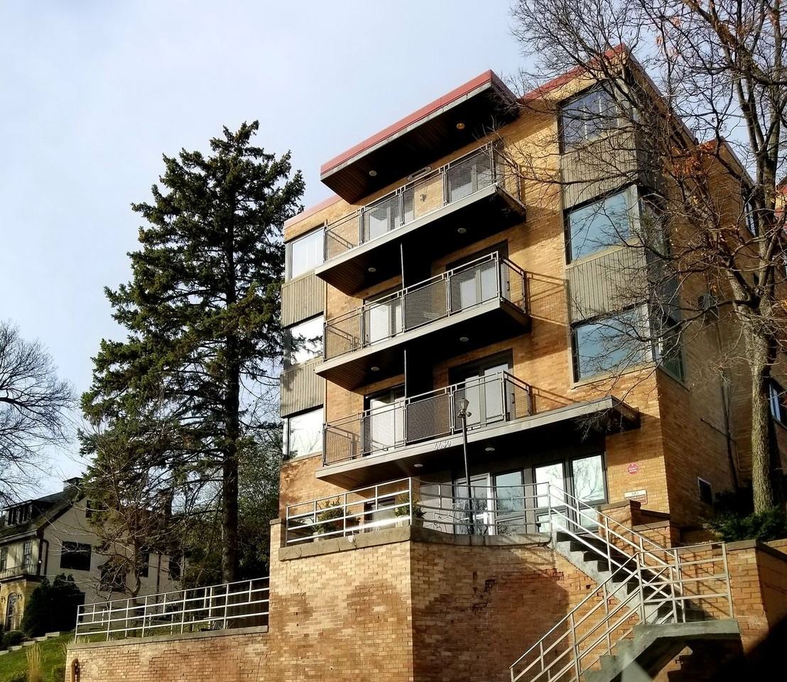 4430 W Lake Harriet Pkwy - Photo 5 of 14