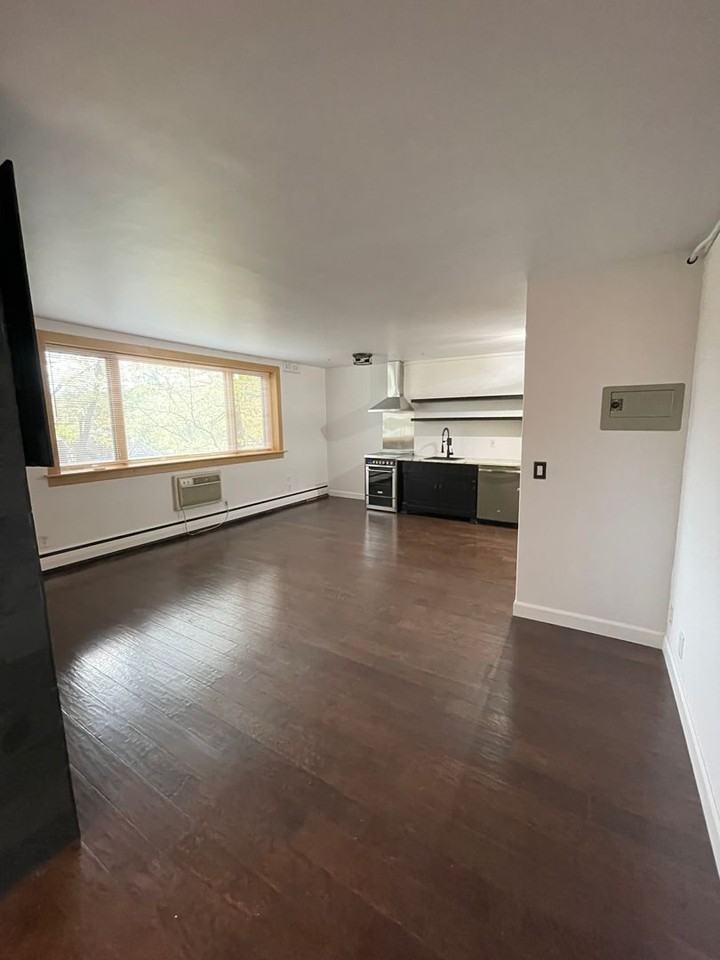 4430 W Lake Harriet Pkwy - Photo 7 of 14