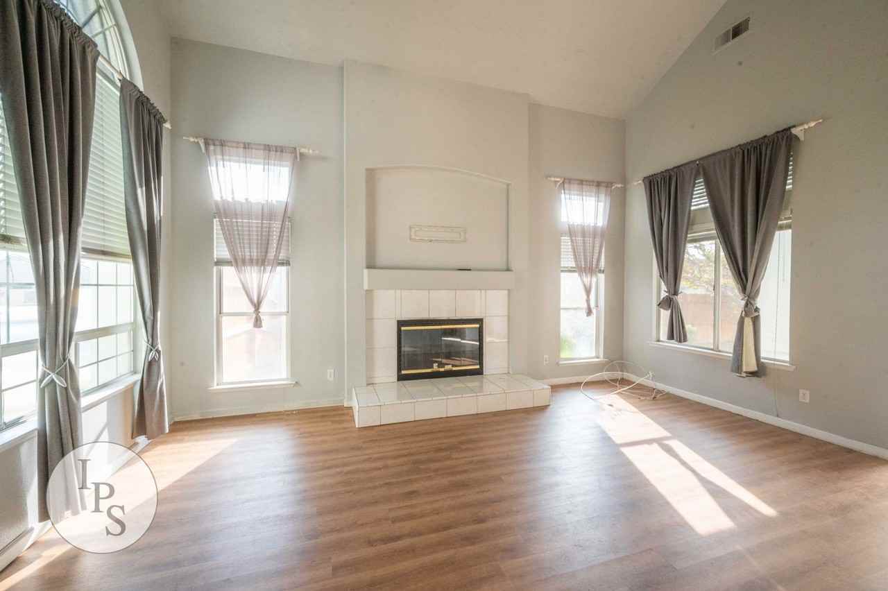 3676 Baron Ave - Photo 5 of 29