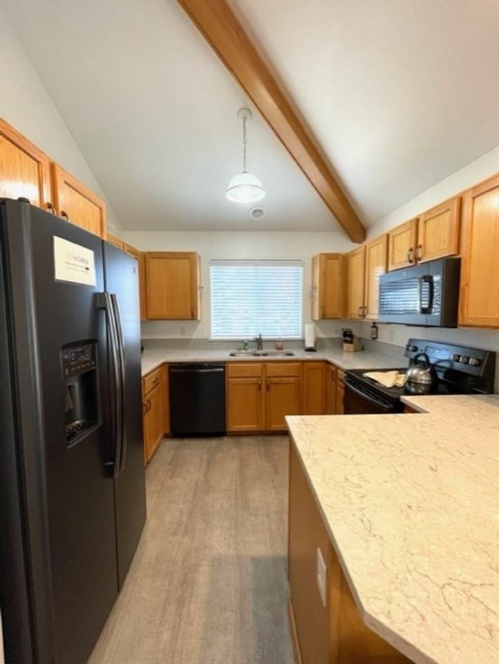 1068 Golden Pheasant Dr - Photo 3 of 17