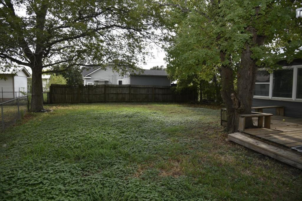 103 N Gray St - Photo 3 of 19