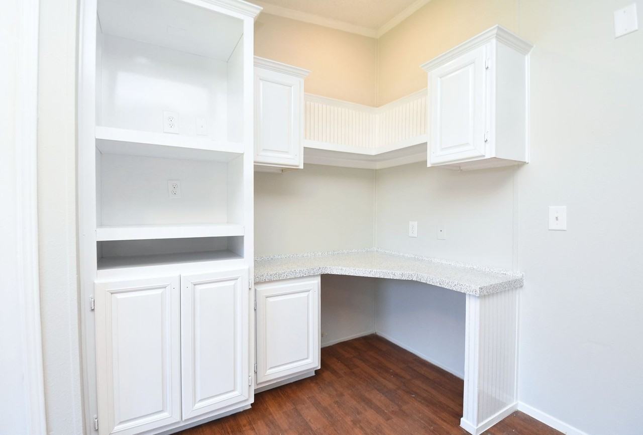 12767 Roy Harris Loop - Photo 3 of 32