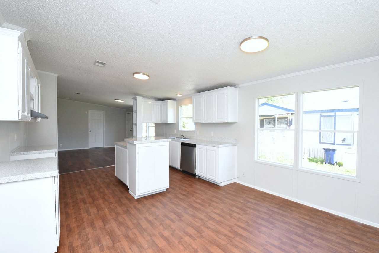 12767 Roy Harris Loop - Photo 4 of 32