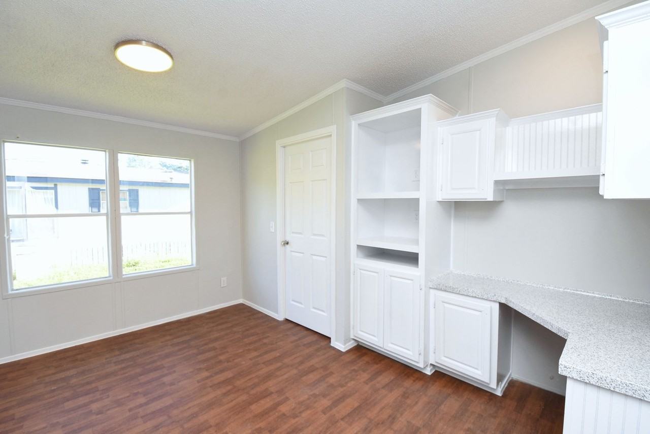 12767 Roy Harris Loop - Photo 5 of 32