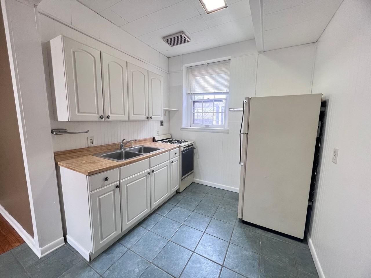 15 College Ave Ne - Photo 6 of 14