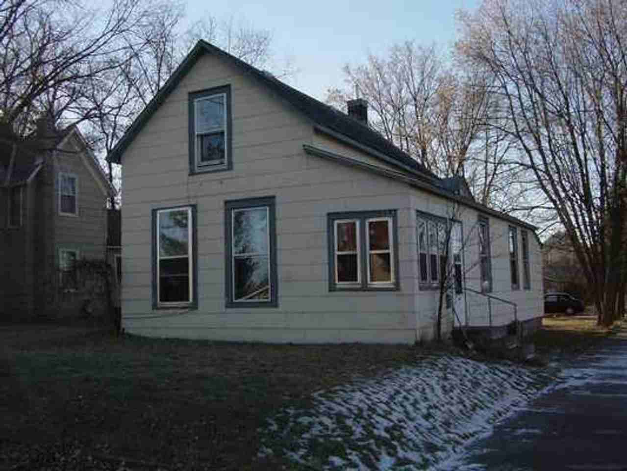 223 N 10th St - Photo 2 of 14