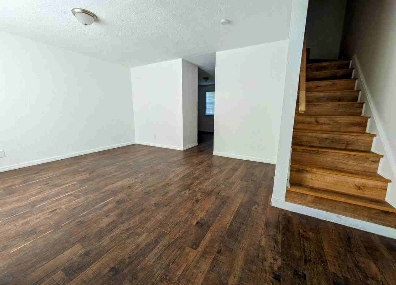 7231 Ken Knight Dr E - Photo 3 of 17