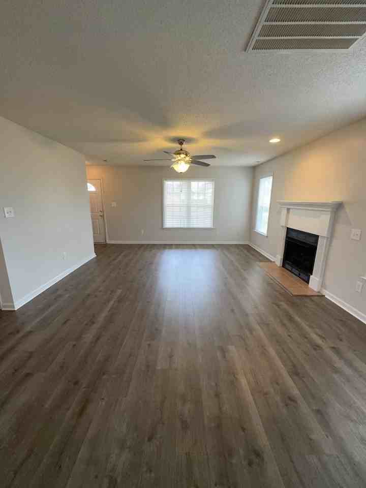 107 Sabrina Dr - Photo 2 of 24