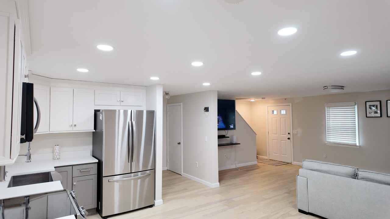 27 5th Ave #27 - Photo 2 of 8