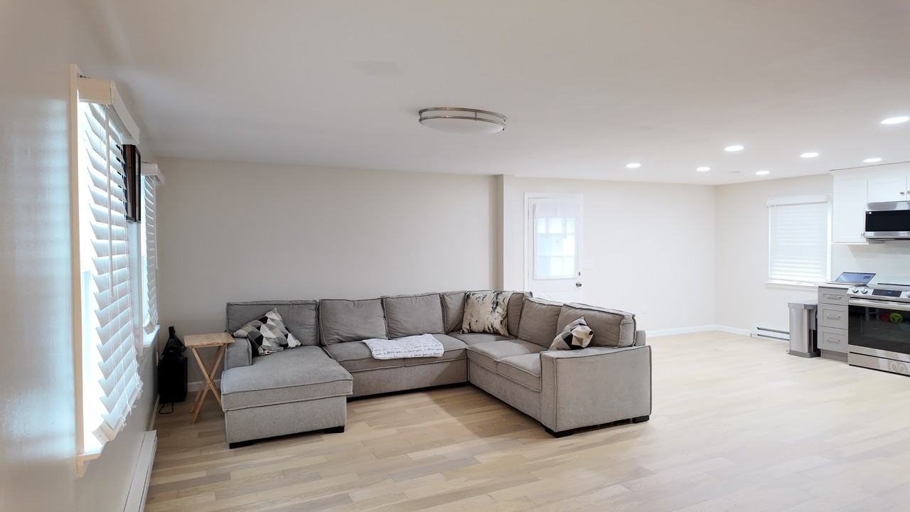 27 5th Ave #27 - Photo 3 of 8