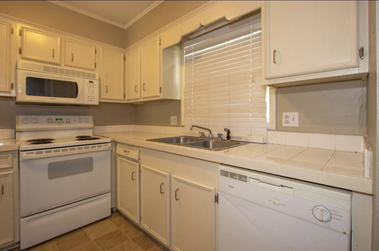 19 Hickory Knl #NA - Photo 2 of 11