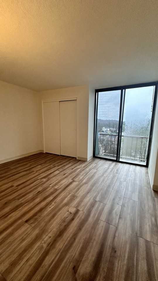 2433 Forest Ln #E8 - Photo 2 of 13